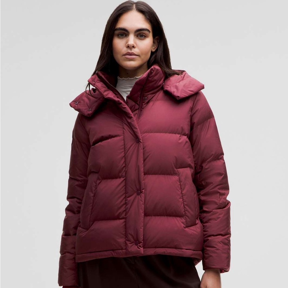 Lululemon wunder puff in garnet size 8